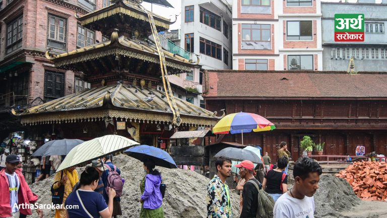 समयमा छापिएन ढुंगा, असनमा अहिले हिँड्नै गाह्रो (तस्विरहरु)