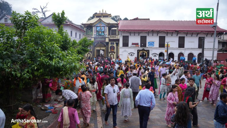 साउनको तेस्रो सोमबारः भक्तजनले भरिभराउ पशुपति (तस्विरहरू)